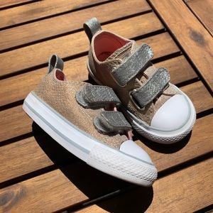 Toddler girls converse 5c